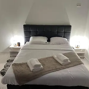 Апартаменты Prachtige In Centrum Met Badkamer !, Брюгге